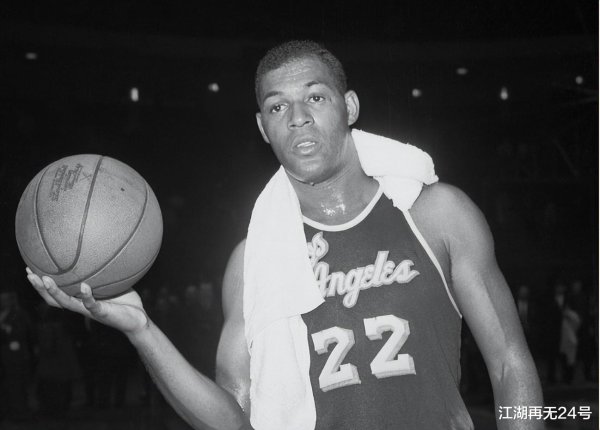 How difficult is it to score 90+ in multiple consecutive occasions in the playoffs? There are only 5 players in NBA history, and 1 player in active service is on the list