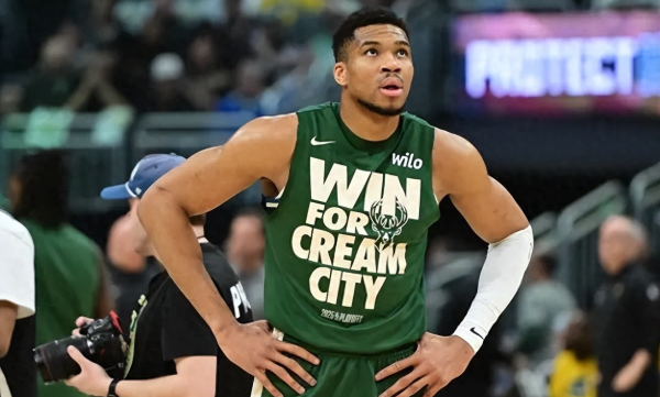 Insiders say Antetokounmpo seems interested in joining forces with Curry, but the Warriors can t afford him
