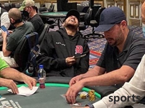 Can play Neymar during his rehab period and win 26,000 euros in poker competitions. In Santos, his salary is 16.58 million.