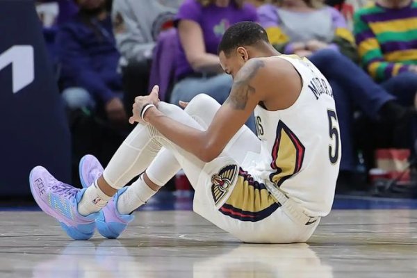 Can t bear it! Murray bombarded the Pelicans, his mother suffered a stroke and his relatives passed away, but the team had no support