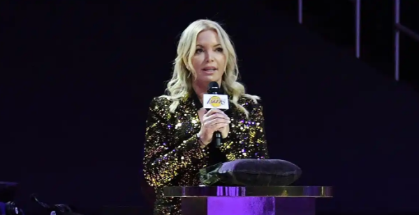 Selling 85% of the Lakers  shares, deducting related taxes, how much is left for the beautiful boss 10 billion?