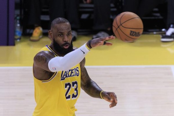 Reporter: Paul Fu s statement makes people feel that the Lakers don t want to compete for the championship next season and pay more attention to the space next year