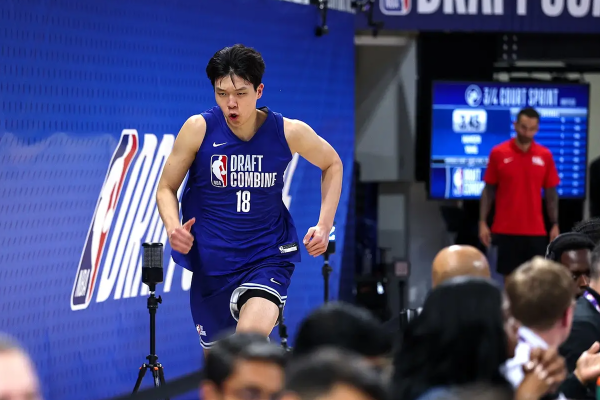 Real! 10 days after joining the Trail Blazers, Yang Hansen completely showed up in the league and admitted a fact